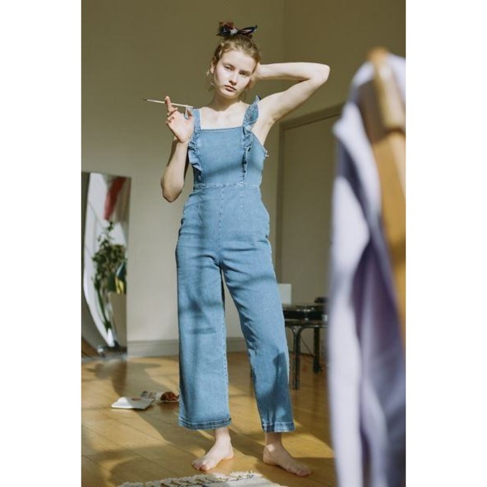 BDG Urban Outfitters Emmey Denim Ruffle Strap Wide Leg Jumpsuit Size M Blue Med